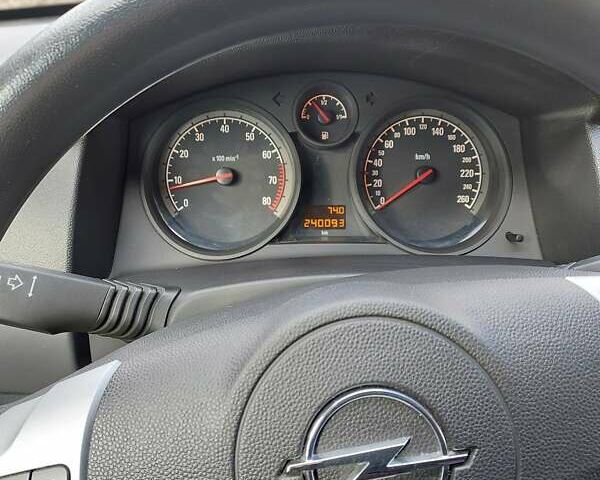 Сірий Опель Астра, об'ємом двигуна 1.6 л та пробігом 240 тис. км за 5500 $, фото 21 на Automoto.ua