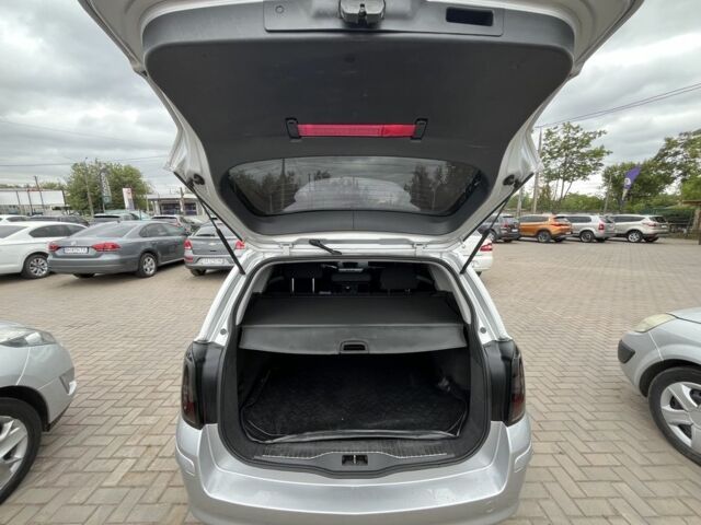 Серый Опель Астра, объемом двигателя 1.7 л и пробегом 254 тыс. км за 5900 $, фото 13 на Automoto.ua