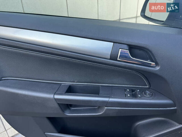 Серый Опель Астра, объемом двигателя 1.6 л и пробегом 276 тыс. км за 5500 $, фото 15 на Automoto.ua