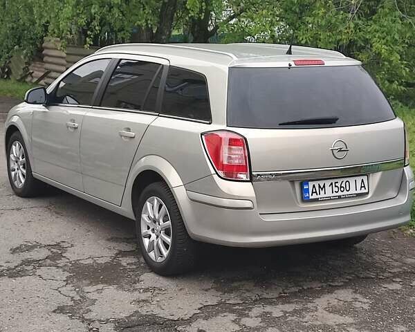 Серый Опель Астра, объемом двигателя 1.6 л и пробегом 199 тыс. км за 5650 $, фото 15 на Automoto.ua
