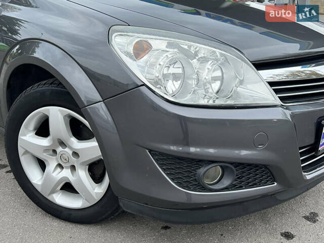 Серый Опель Астра, объемом двигателя 0 л и пробегом 230 тыс. км за 5700 $, фото 17 на Automoto.ua