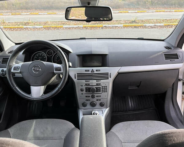 Сірий Опель Астра, об'ємом двигуна 1.6 л та пробігом 243 тис. км за 5500 $, фото 8 на Automoto.ua