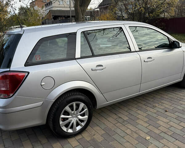 Сірий Опель Астра, об'ємом двигуна 1.7 л та пробігом 254 тис. км за 6800 $, фото 4 на Automoto.ua