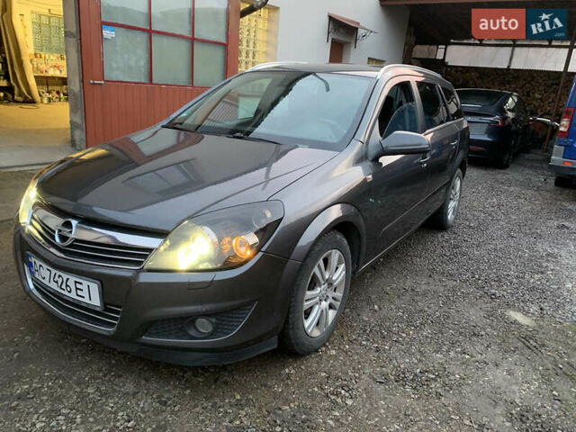 Серый Опель Астра, объемом двигателя 1.69 л и пробегом 294 тыс. км за 5000 $, фото 2 на Automoto.ua