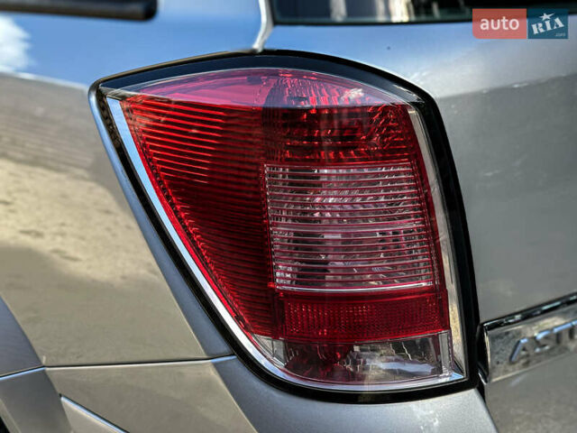 Серый Опель Астра, объемом двигателя 1.6 л и пробегом 210 тыс. км за 5500 $, фото 48 на Automoto.ua