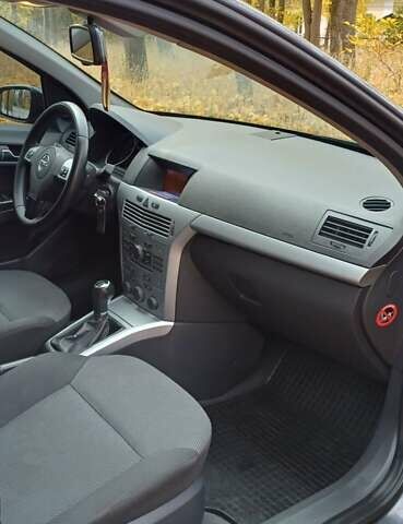 Опель Астра 2009 у Глухове на Automoto.ua Сірий Опель Астра, об'ємом двигуна 1.6 л та пробігом 255 тис. км за 5500 $, фото 5 на Automoto.ua