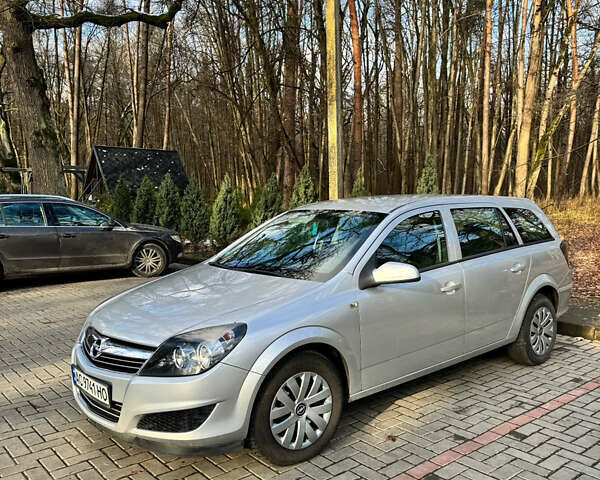 Серый Опель Астра, объемом двигателя 1.6 л и пробегом 260 тыс. км за 4750 $, фото 4 на Automoto.ua