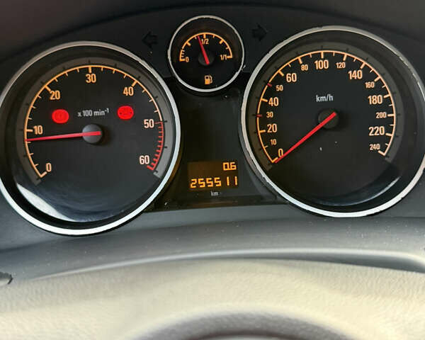 Сірий Опель Астра, об'ємом двигуна 1.7 л та пробігом 254 тис. км за 6800 $, фото 9 на Automoto.ua