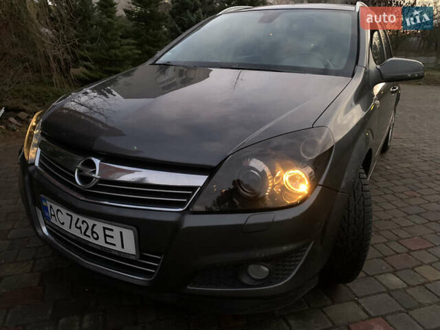 Серый Опель Астра, объемом двигателя 1.69 л и пробегом 294 тыс. км за 5000 $, фото 29 на Automoto.ua