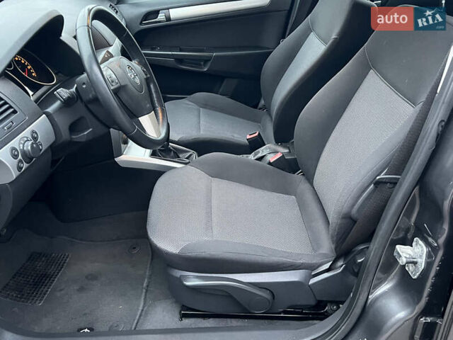 Серый Опель Астра, объемом двигателя 0 л и пробегом 230 тыс. км за 5700 $, фото 34 на Automoto.ua