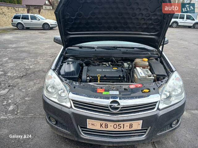 Серый Опель Астра, объемом двигателя 1.6 л и пробегом 250 тыс. км за 6100 $, фото 13 на Automoto.ua