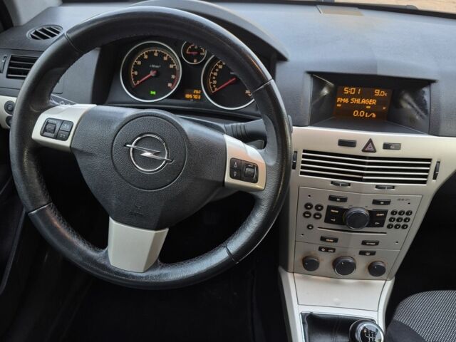Серый Опель Астра, объемом двигателя 0 л и пробегом 185 тыс. км за 6100 $, фото 6 на Automoto.ua