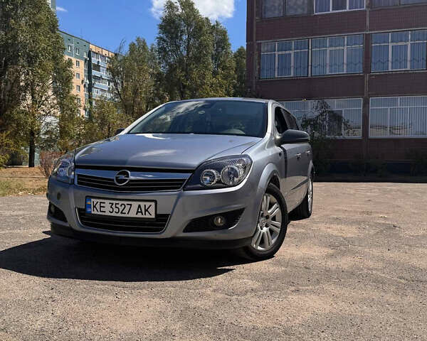 Сірий Опель Астра, об'ємом двигуна 1.6 л та пробігом 217 тис. км за 6000 $, фото 2 на Automoto.ua