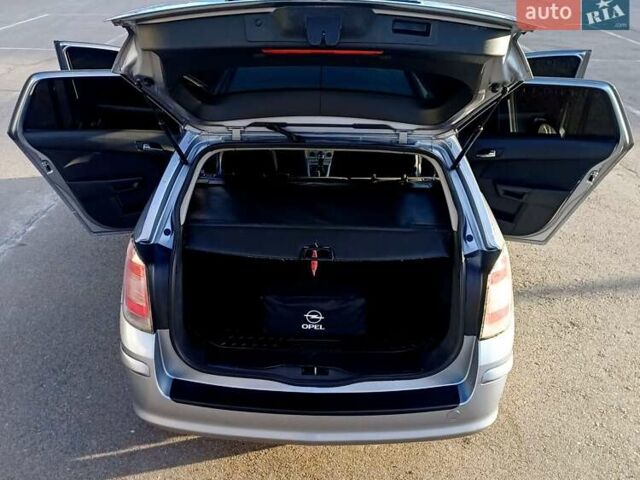 Серый Опель Астра, объемом двигателя 1.6 л и пробегом 200 тыс. км за 6150 $, фото 17 на Automoto.ua