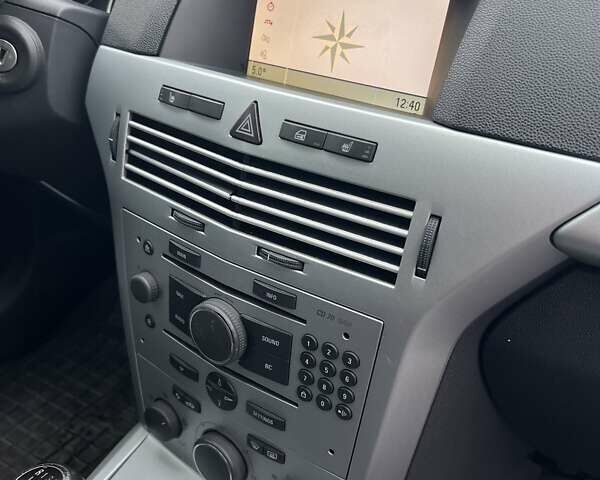 Сірий Опель Астра, об'ємом двигуна 1.7 л та пробігом 267 тис. км за 4950 $, фото 4 на Automoto.ua