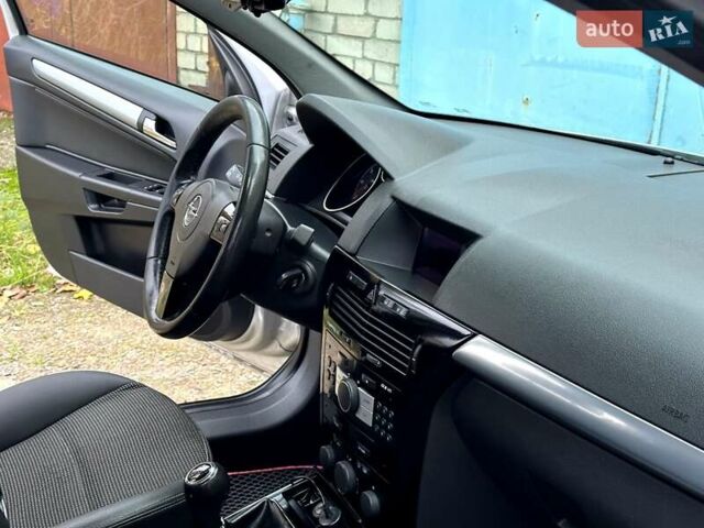 Сірий Опель Астра, об'ємом двигуна 1.7 л та пробігом 304 тис. км за 5800 $, фото 36 на Automoto.ua
