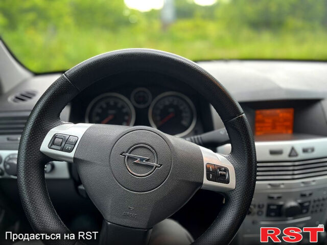 Серый Опель Астра, объемом двигателя 1.6 л и пробегом 253 тыс. км за 5800 $, фото 12 на Automoto.ua