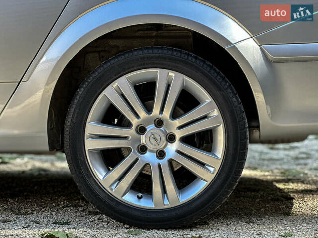 Серый Опель Астра, объемом двигателя 1.6 л и пробегом 210 тыс. км за 5500 $, фото 58 на Automoto.ua