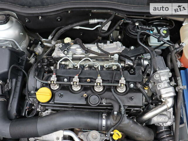 Серый Опель Астра, объемом двигателя 1.7 л и пробегом 170 тыс. км за 6999 $, фото 4 на Automoto.ua