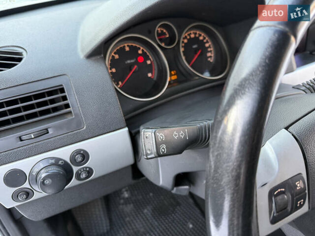 Серый Опель Астра, объемом двигателя 1.69 л и пробегом 252 тыс. км за 4900 $, фото 30 на Automoto.ua