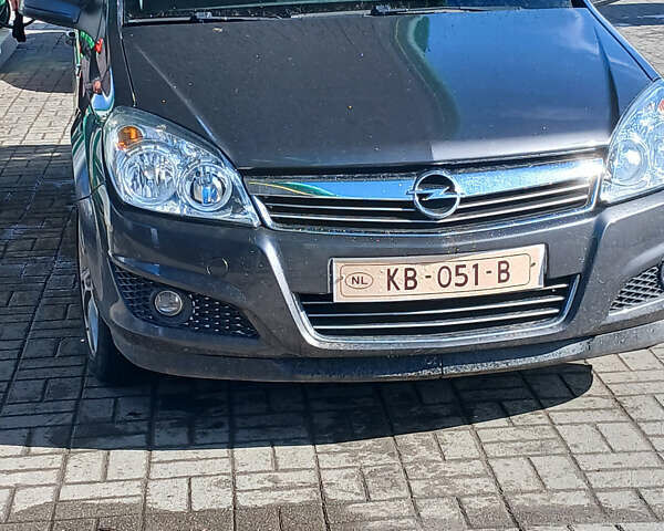Серый Опель Астра, объемом двигателя 1.6 л и пробегом 250 тыс. км за 6100 $, фото 19 на Automoto.ua