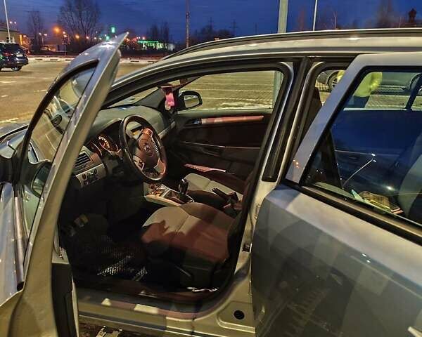 Серый Опель Астра, объемом двигателя 1.7 л и пробегом 200 тыс. км за 5750 $, фото 3 на Automoto.ua