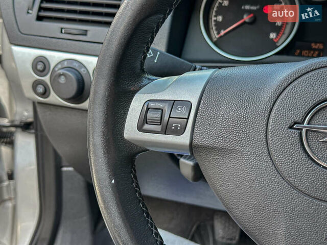 Серый Опель Астра, объемом двигателя 1.6 л и пробегом 210 тыс. км за 5500 $, фото 72 на Automoto.ua