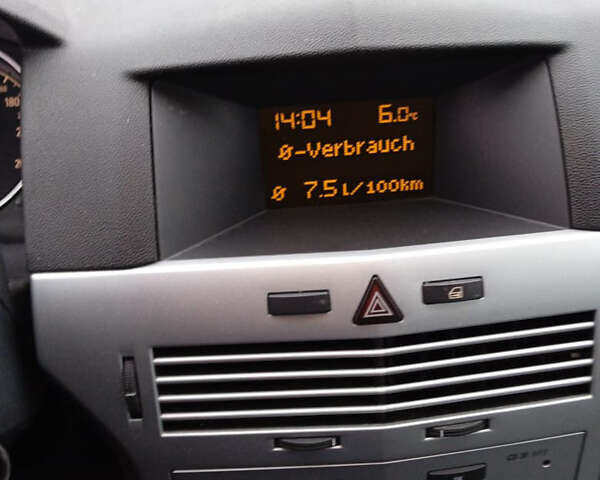 Серый Опель Астра, объемом двигателя 1.6 л и пробегом 175 тыс. км за 5800 $, фото 5 на Automoto.ua