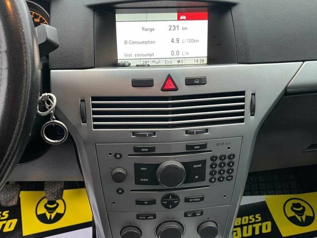 Серый Опель Астра, объемом двигателя 1.7 л и пробегом 300 тыс. км за 6100 $, фото 12 на Automoto.ua