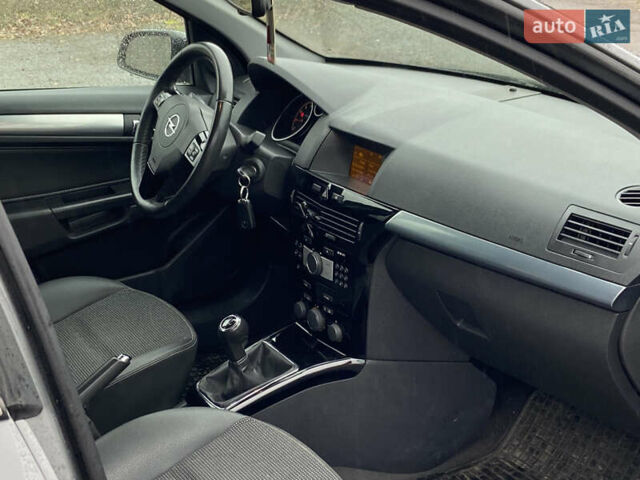 Серый Опель Астра, объемом двигателя 1.6 л и пробегом 232 тыс. км за 5650 $, фото 5 на Automoto.ua