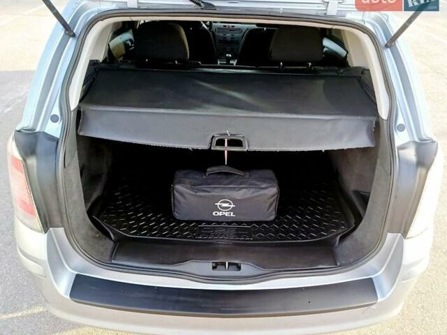 Серый Опель Астра, объемом двигателя 1.6 л и пробегом 200 тыс. км за 6150 $, фото 19 на Automoto.ua