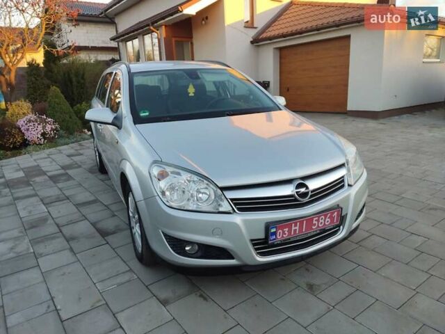 Серый Опель Астра, объемом двигателя 1.6 л и пробегом 240 тыс. км за 5550 $, фото 1 на Automoto.ua