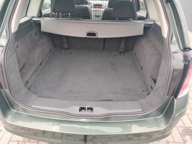 Опель Астра 2009 в Остоге на Automoto.ua Серый Опель Астра, объемом двигателя 1 л и пробегом 206 тыс. км за 5450 $, фото 1 на Automoto.ua