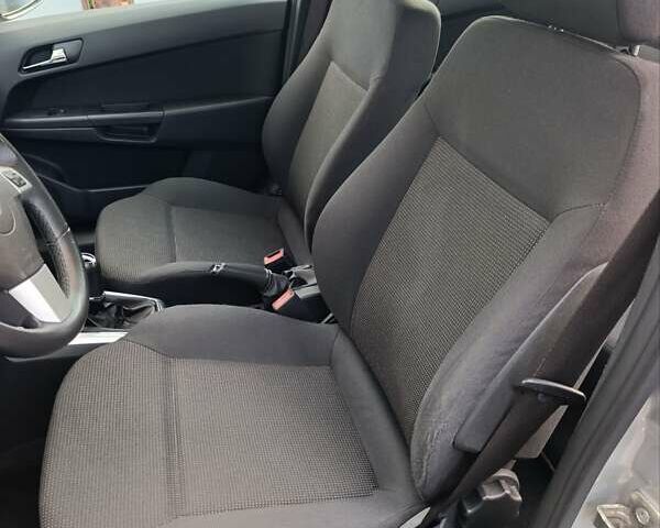 Серый Опель Астра, объемом двигателя 1.6 л и пробегом 207 тыс. км за 5800 $, фото 50 на Automoto.ua