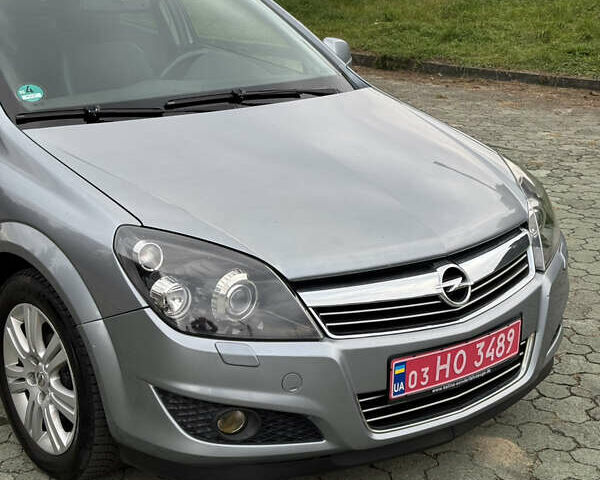 Опель Астра 2009 в Дубно на Automoto.ua Серый Опель Астра, объемом двигателя 1.9 л и пробегом 227 тыс. км за 6500 $, фото 4 на Automoto.ua