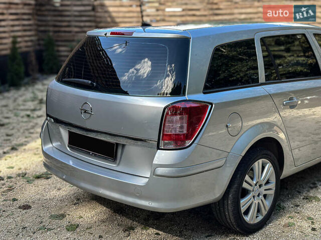 Серый Опель Астра, объемом двигателя 1.6 л и пробегом 210 тыс. км за 5500 $, фото 39 на Automoto.ua