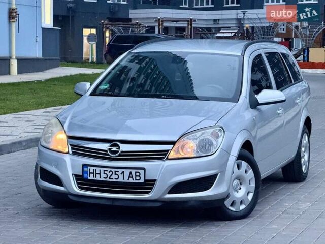Серый Опель Астра, объемом двигателя 1.69 л и пробегом 252 тыс. км за 4999 $, фото 11 на Automoto.ua