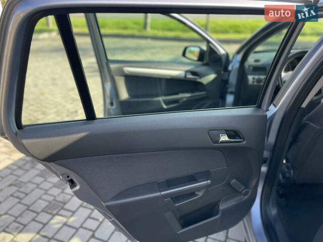 Серый Опель Астра, объемом двигателя 1.6 л и пробегом 228 тыс. км за 5500 $, фото 24 на Automoto.ua