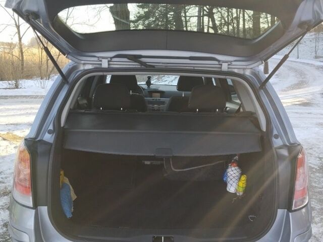 Опель Астра 2009 в Вышгороде на Automoto.ua Серый Опель Астра, объемом двигателя 1.6 л и пробегом 207 тыс. км за 5900 $, фото 1 на Automoto.ua