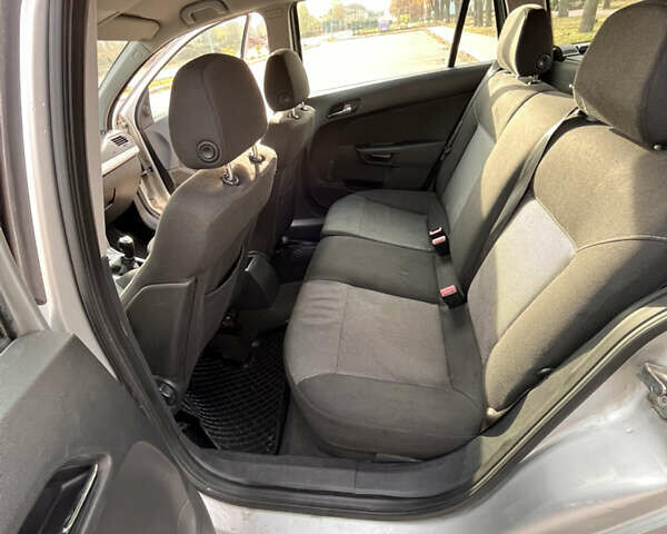 Сірий Опель Астра, об'ємом двигуна 1.6 л та пробігом 243 тис. км за 5500 $, фото 10 на Automoto.ua