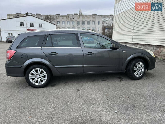 Серый Опель Астра, объемом двигателя 1.69 л и пробегом 300 тыс. км за 5500 $, фото 1 на Automoto.ua