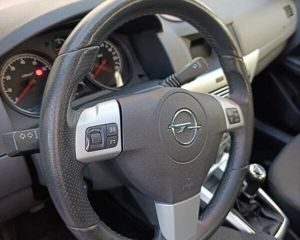 Серый Опель Астра, объемом двигателя 1.6 л и пробегом 207 тыс. км за 5800 $, фото 42 на Automoto.ua