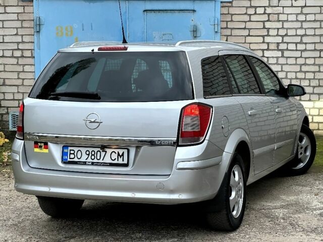 Опель Астра 2009 в Николаеве на Automoto.ua Серый Опель Астра, объемом двигателя 1.7 л и пробегом 304 тыс. км за 5950 $, фото 4 на Automoto.ua