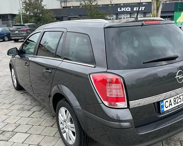 Опель Астра 2009 в Черкассах на Automoto.ua Серый Опель Астра, объемом двигателя 1.6 л и пробегом 259 тыс. км за 6600 $, фото 8 на Automoto.ua