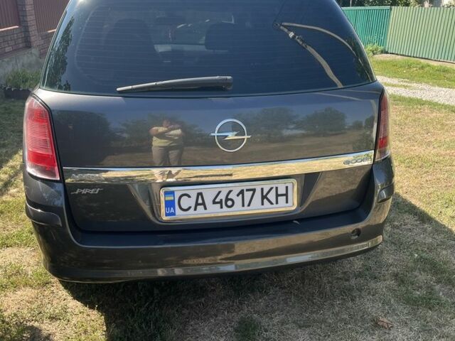 Сірий Опель Астра, об'ємом двигуна 1.7 л та пробігом 263 тис. км за 5800 $, фото 2 на Automoto.ua