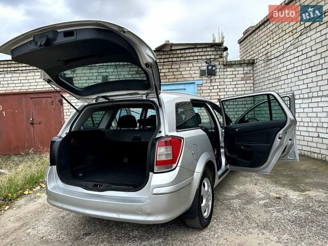 Серый Опель Астра, объемом двигателя 1.7 л и пробегом 304 тыс. км за 5800 $, фото 40 на Automoto.ua