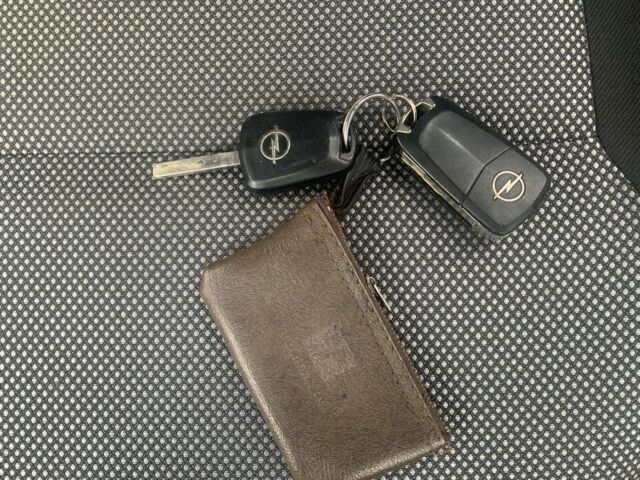 Серый Опель Астра, объемом двигателя 1.6 л и пробегом 188 тыс. км за 4900 $, фото 5 на Automoto.ua