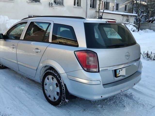Серый Опель Астра, объемом двигателя 1.7 л и пробегом 300 тыс. км за 4000 $, фото 9 на Automoto.ua