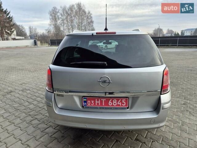 Серый Опель Астра, объемом двигателя 1.6 л и пробегом 253 тыс. км за 5650 $, фото 7 на Automoto.ua