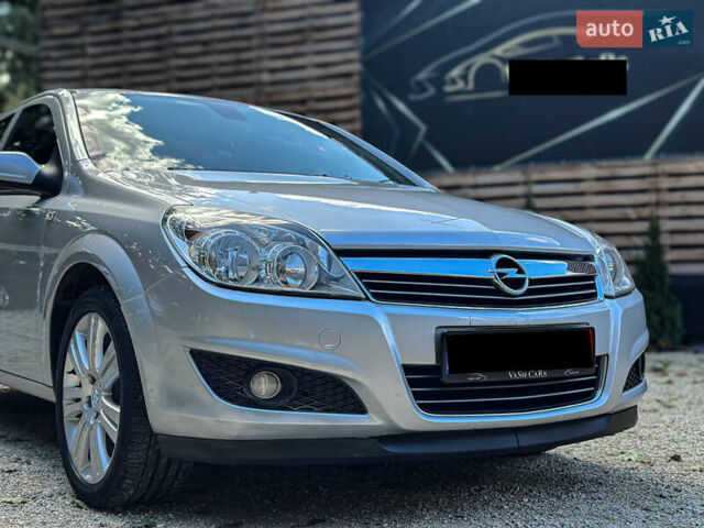Серый Опель Астра, объемом двигателя 1.6 л и пробегом 210 тыс. км за 5500 $, фото 23 на Automoto.ua
